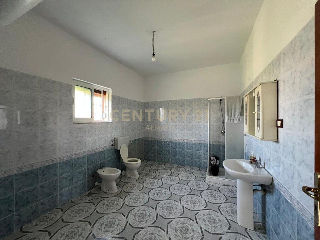 PRIVATE HOUSE FOR SALE NEAR THE CENTER IN SHIJAK !