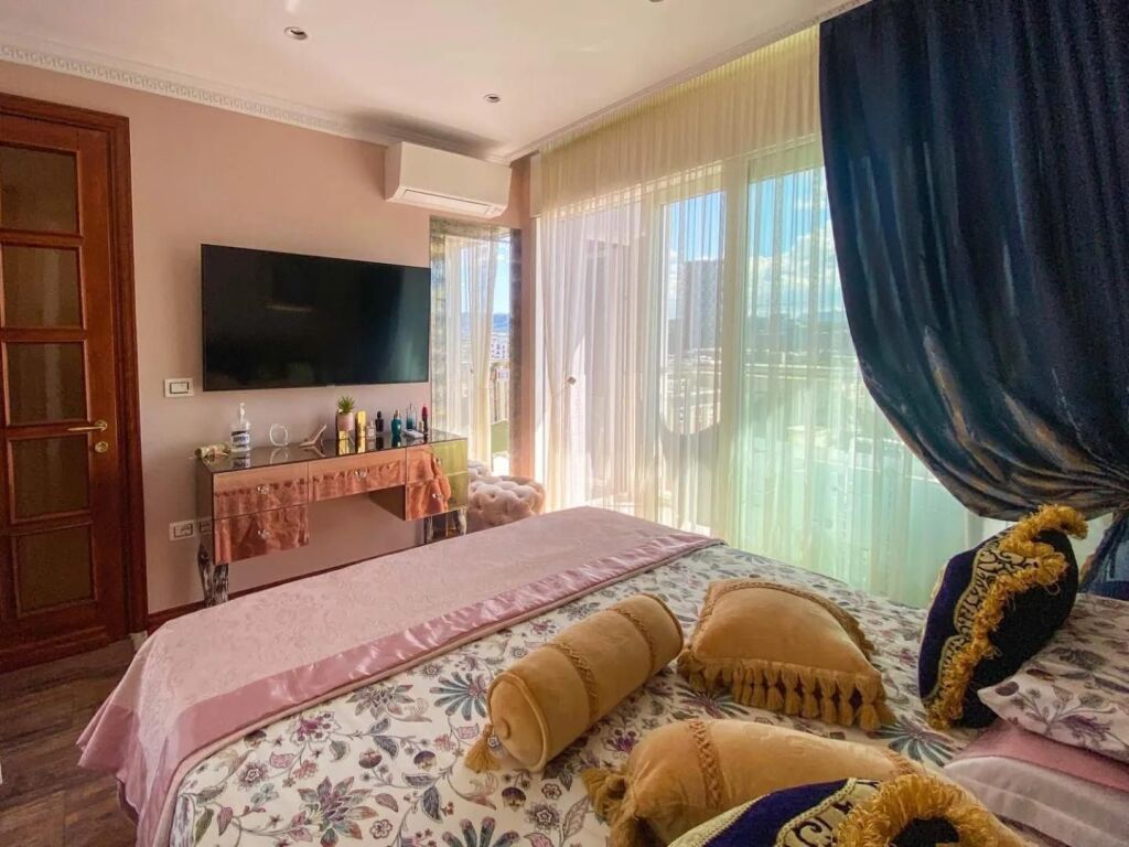 JEPET ME QERA APARTAMENT LLUKSOZ NE BLLOK