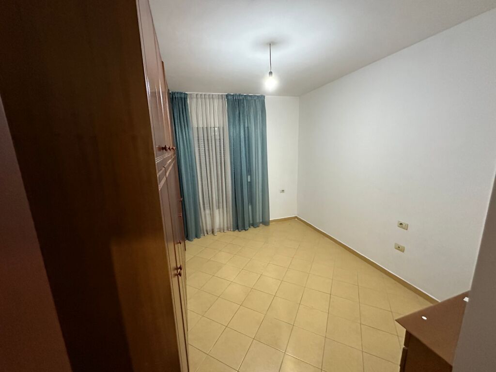 Appartamento 1+1 in affitto vicino a Spak in via Jordan Misja