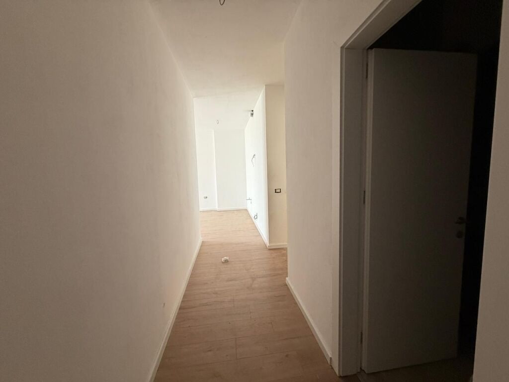 🏢 Office for Rent – Golden Tower, Mine Peza