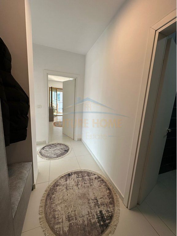 Qira, Apartament 2+1, Blloku, Tiranë.