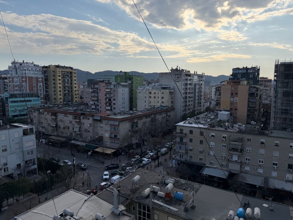 1+1, arredato a Artixhiano, blocco, 900 euro