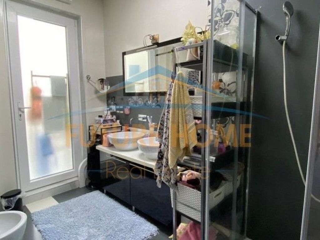 Shitet, Apartament 3+1+3, Liqeni i Thate