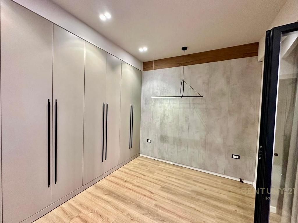 Appartamento 2+1+2, Edificio Tirana Garden