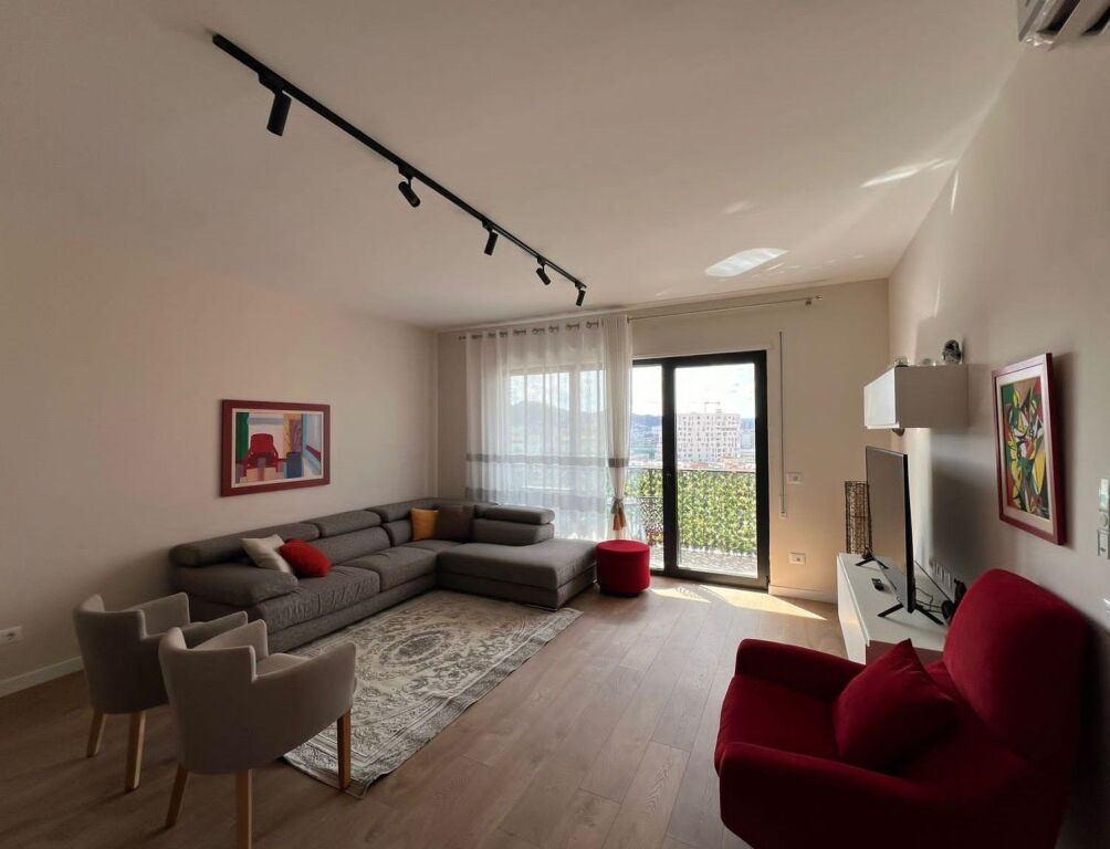 Apartament me Qira 2+1+2 ne Myslym Shyri - Pamja 2