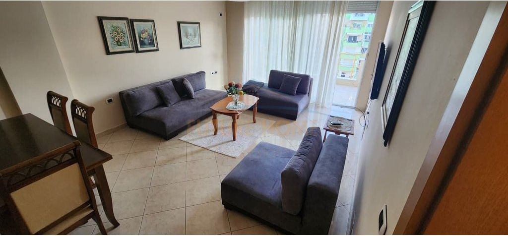 Qira, Apartament 2+1+2, Blloku