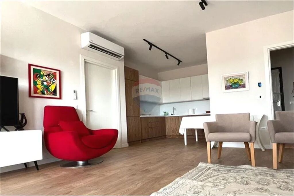 *Apartament 2+1 per qera Myslym Shyri*