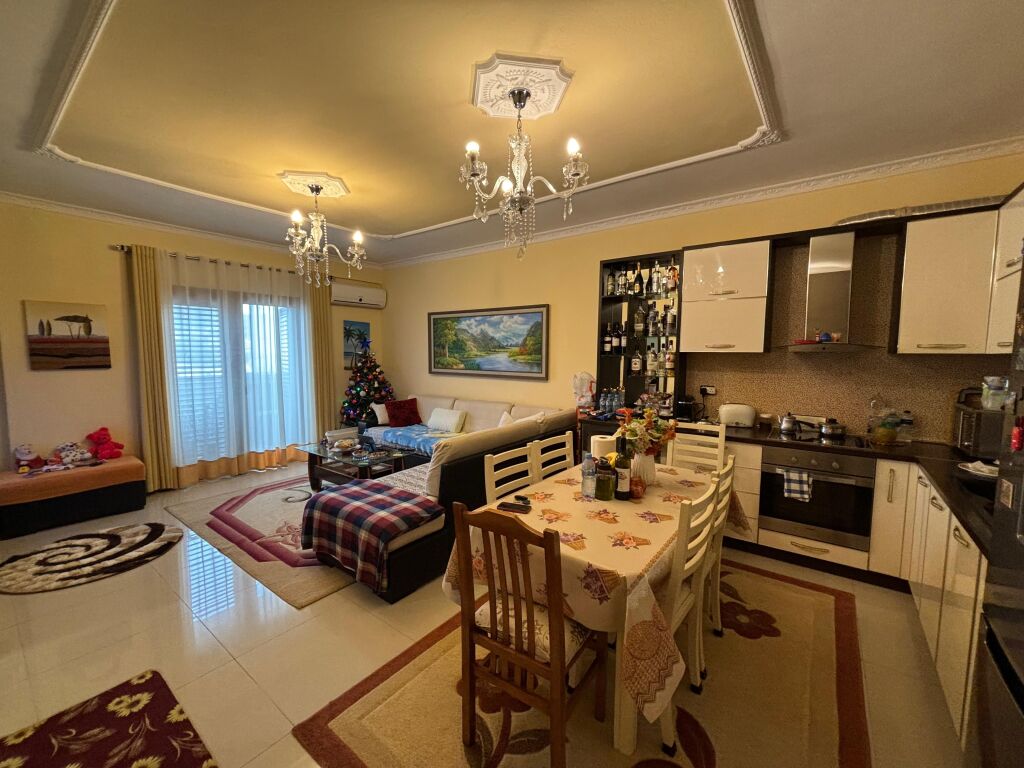 🏡 OPPORTUNITY FOR SALE IN Rruga e Re – Vlorë!