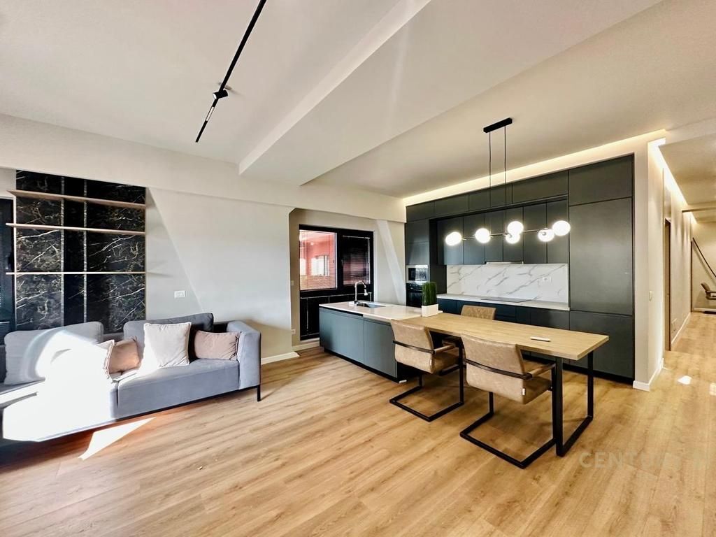 Apartament 2+1+2 për shitje te Tirana Garden Building, në Rr. e Kavajës.