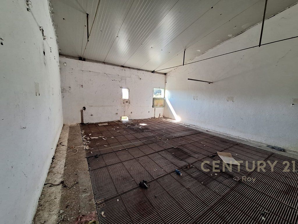 WAREHOUSE FOR SALE IN XHAFZOTAJ, 1384 M2, 3722 M2 LAND