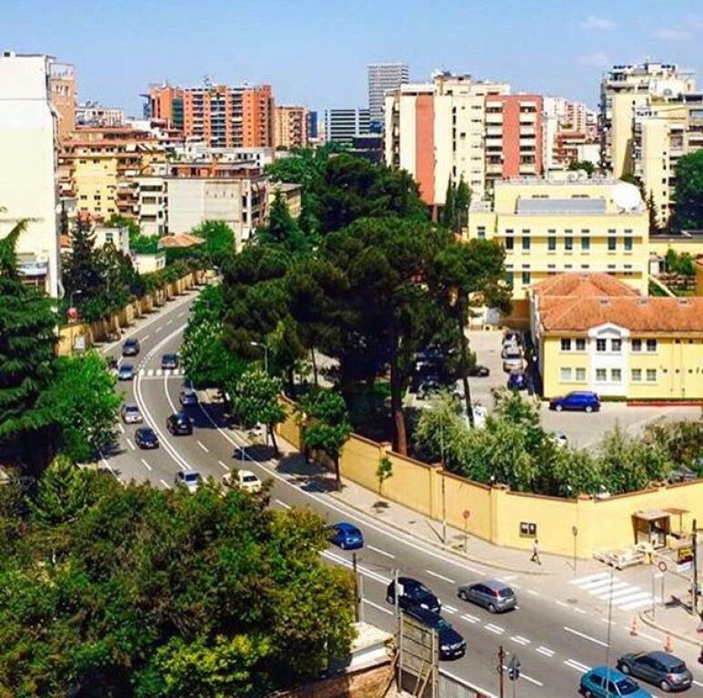 SHITET AMBIENT BIZNESI 1000M2 "RRUGA E ELBASANIT" 1.600.000 EURO