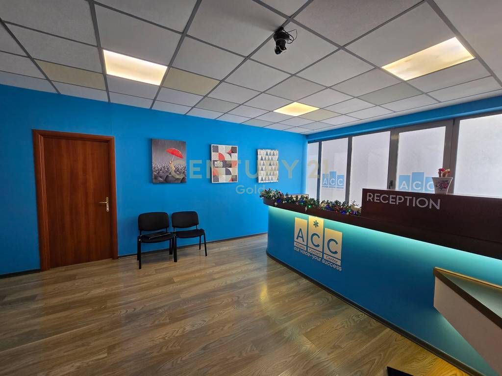 OFFICE SPACE FOR RENT | Entrance Dibra Street