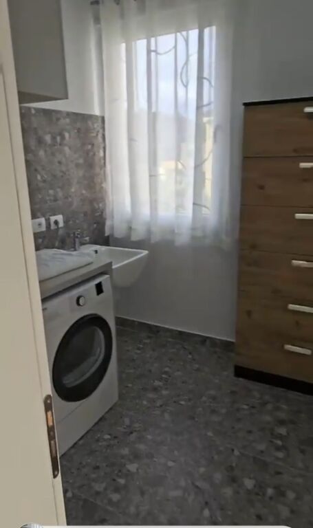 Jepet me qera super vile 3 Kate + oborr +2 post parkime kompleksi " Vılat Lule" Mjull Bathore,Sauk Tırane.