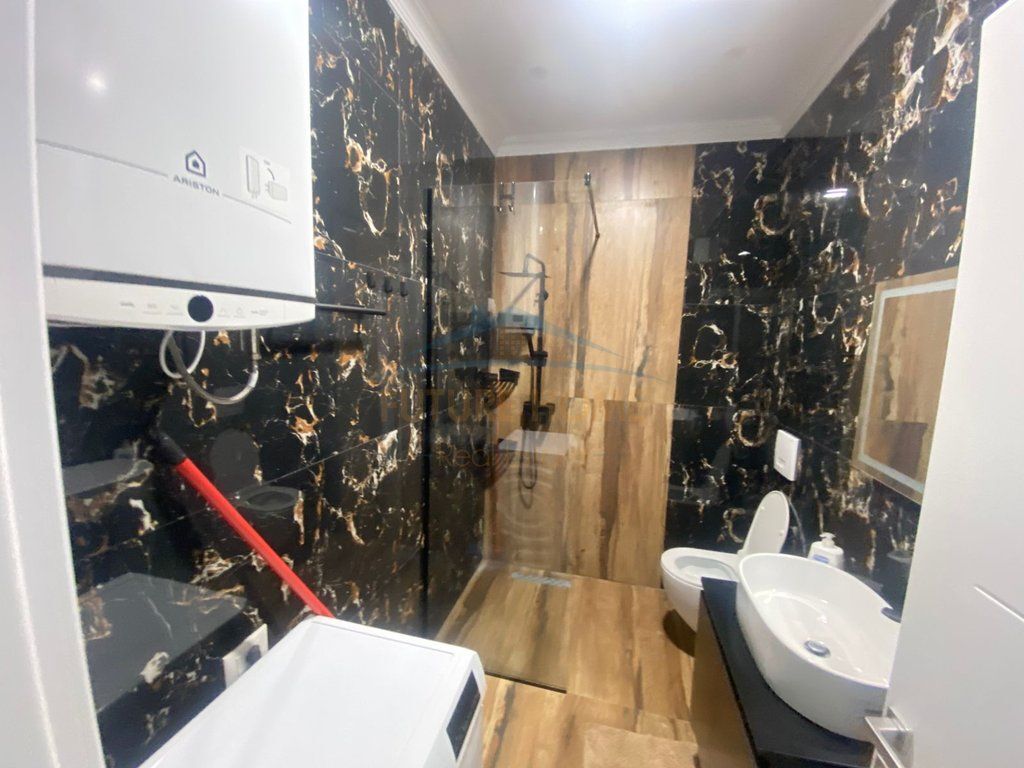 Qera , Apartament 2+1+2 , Rruga Riza Cerova