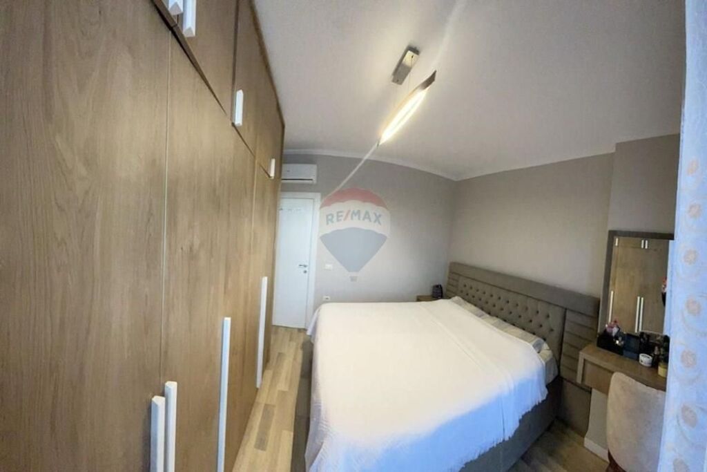 Shitet apartament 2+1 – Zona Farmacia 10