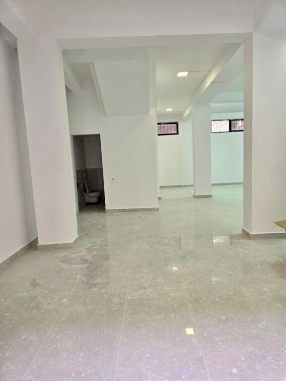 📣 QERA Ambient Biznesi 📍 Prane 21-Dhjetorit ✨  