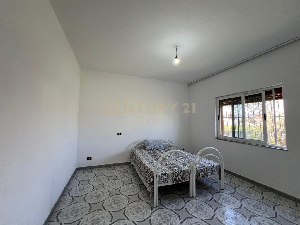 PRIVATE HOUSE FOR SALE NEAR THE CENTER IN SHIJAK !