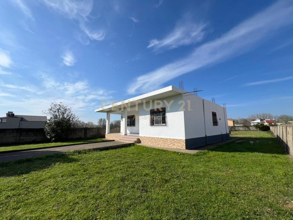 PRIVATE HOUSE FOR SALE NEAR THE CENTER IN SHIJAK !