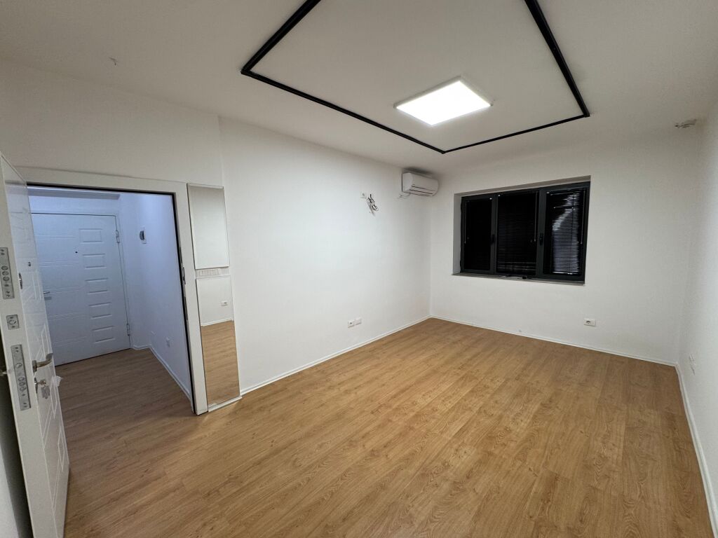Ufficio in affitto (Appartamento 1+1) vicino a Piazza Skenderbej