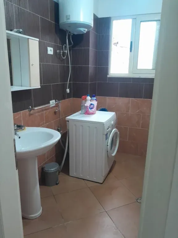 Tirane, jap me qera apartament 1+1+Ballkon Kati 3, 73 m² 380 €