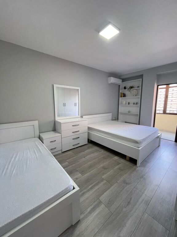 🏡 Shitet Apartament 2+1 – 21 Dhjetori, pranë Hotel Mondial
