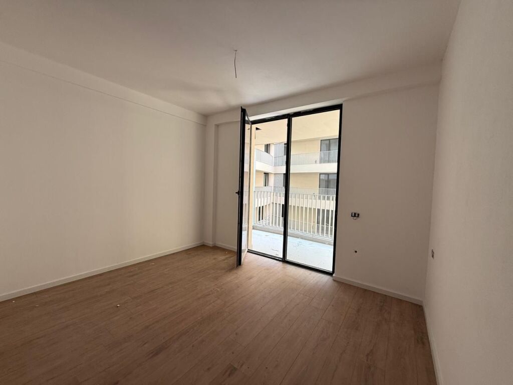 🏡 Office space available at Golden Tower, Mine Peza