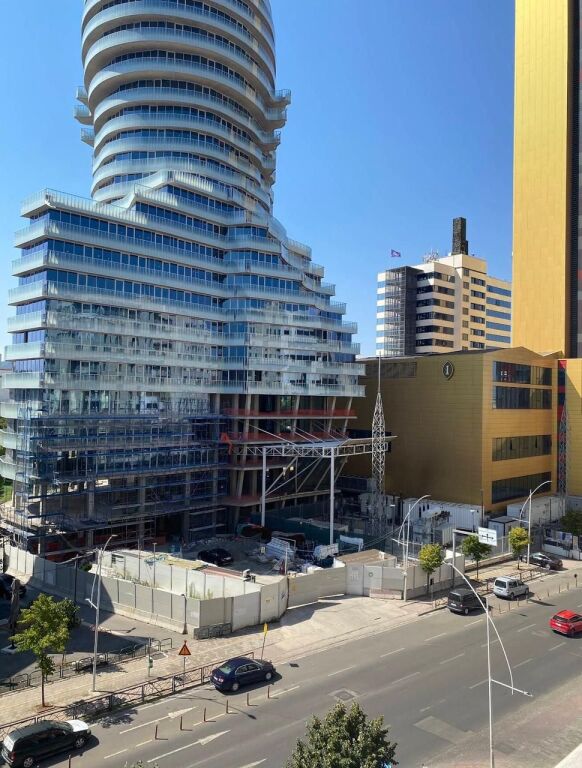 SHOP FOR RENT AT 9 FLOORS