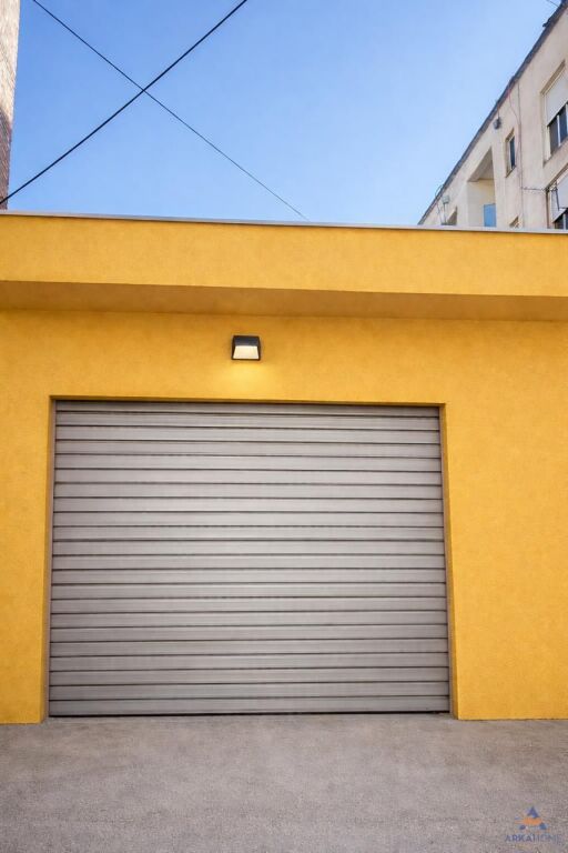 BUSINESS PREMISES FOR SALE 25M2 "21 DECEMBER, CONGRESS OF LUSHNJA" 5,000,000 LEKE