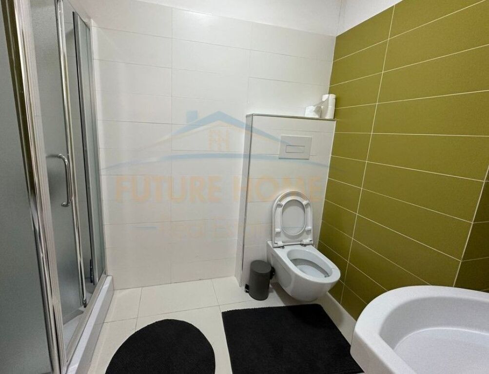 Qira, Apartament 2+1, Blloku, Tiranë