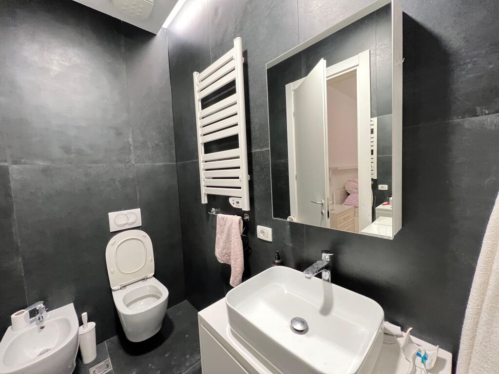 🏡 JEPET ME QIRA – Super Apartament 2+1+2