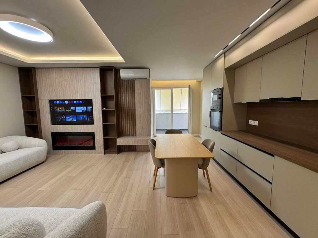 Appartamento 1+1 in vendita a Komuna e Parisit