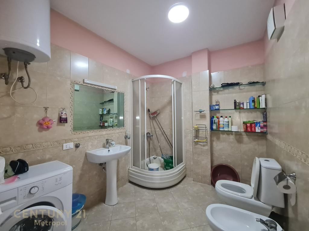 Apartament 2+1 Për Shitje në Komunën e Parisit, 265,000 € Sip. Totale  116m2