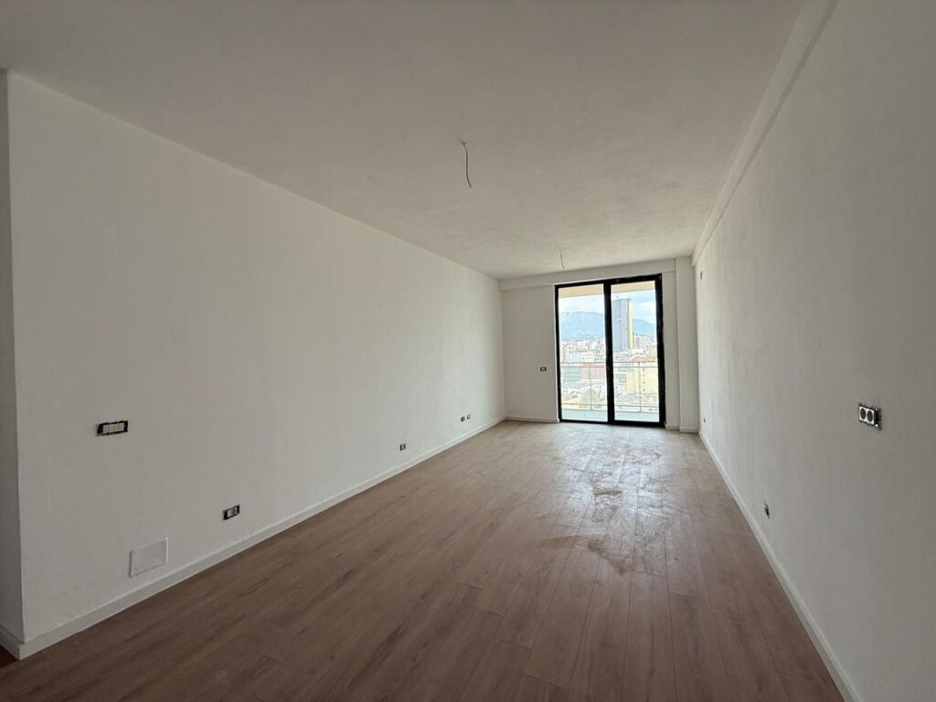 🏡 Office space available at Golden Tower, Mine Peza