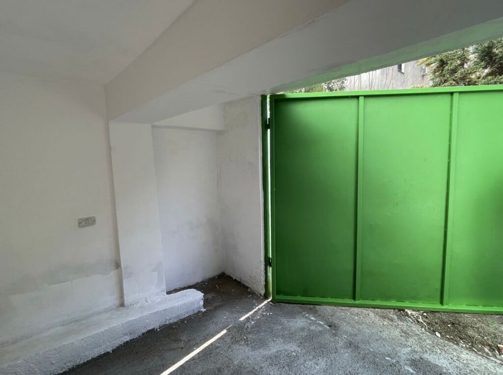 Garage for rent – Center, Durrës
