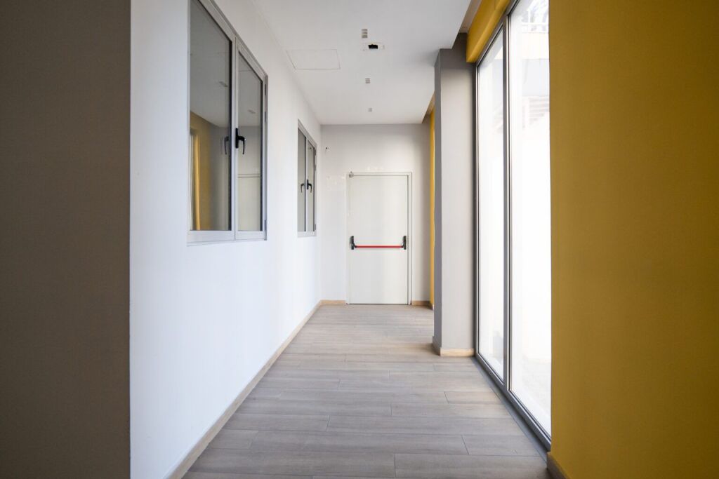 ZYRE PER QERA ALI DEMI 380 M2