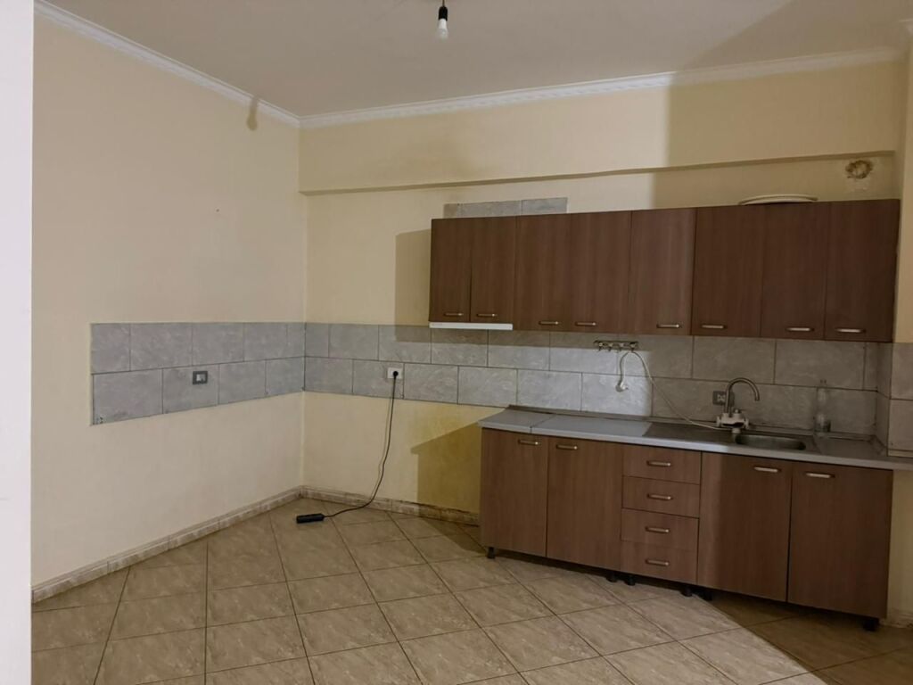 Apartament 2+1+2wc me Qera Afatgjatë - Bulevardi Ismail Qemali, Vlorë