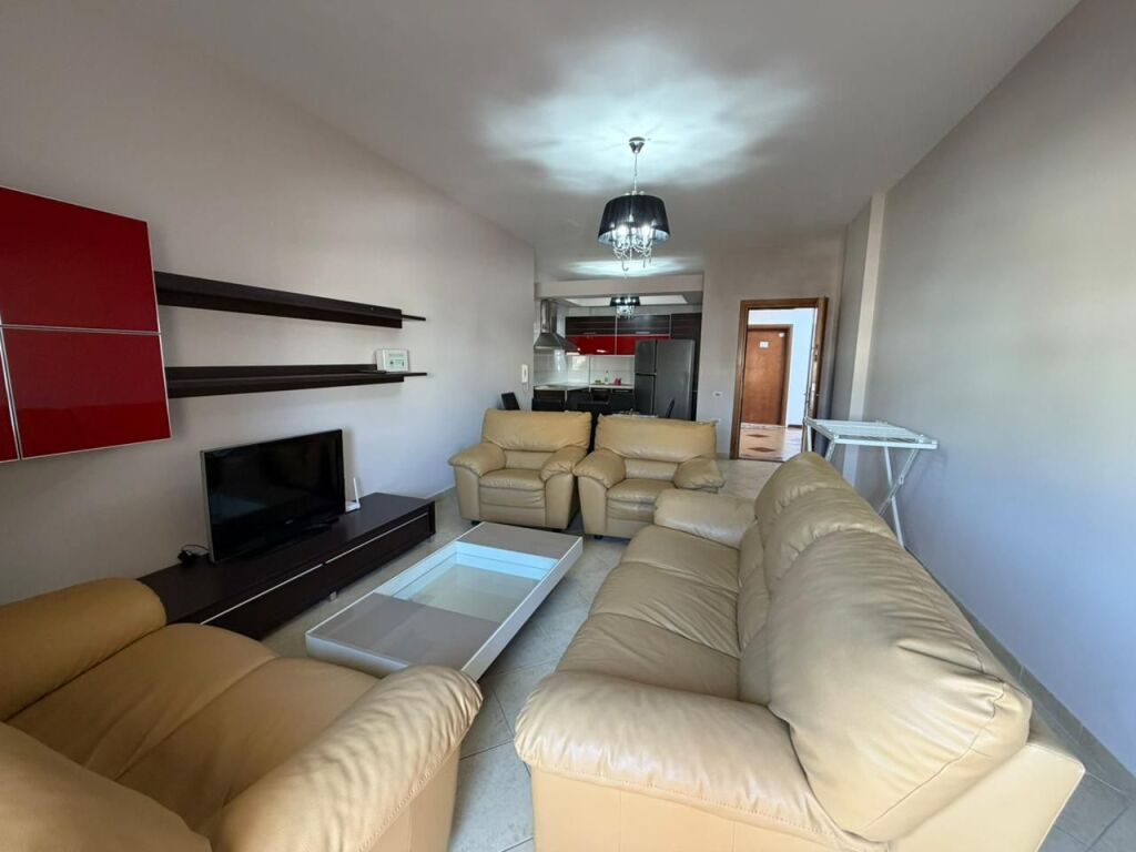 Apartament 2+1 me Pamje Deti me Qera Afatgjatë - Lungomare, Vlorë