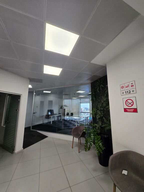 ZYRE PER QERA RING CENTER