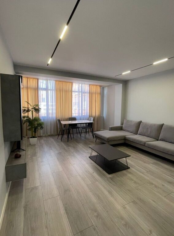Apartment 2+1 for sale – 21 Dhjetori, near Hotel Mondial
