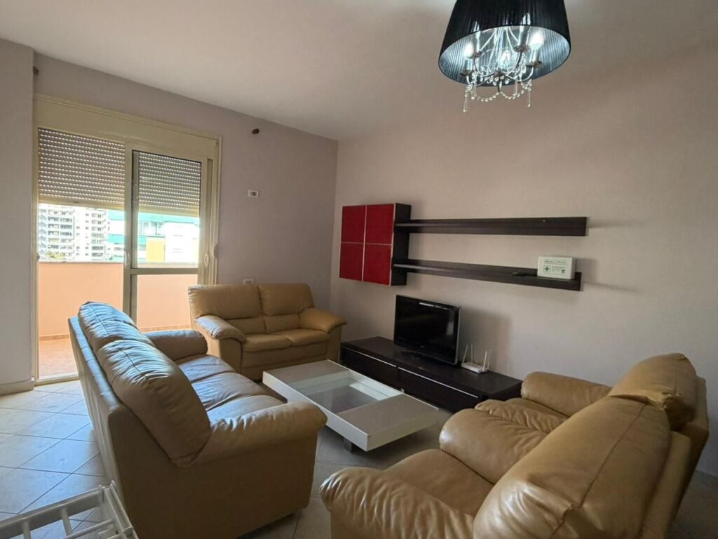 Apartament 2+1 me Pamje Deti me Qera Afatgjatë - Lungomare, Vlorë