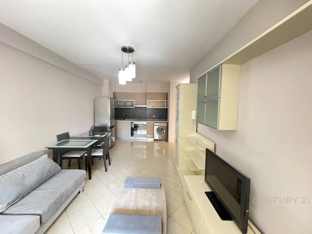 Jepet me qira apartament 1+1 pranë Kompleksi Magnet, në zonën e 21 Dhjetori. 🏢