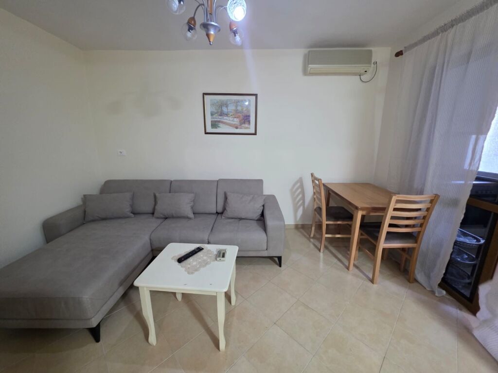 1+1,furnished at minibashkia 2, Elbasan street, 450 thousand lek