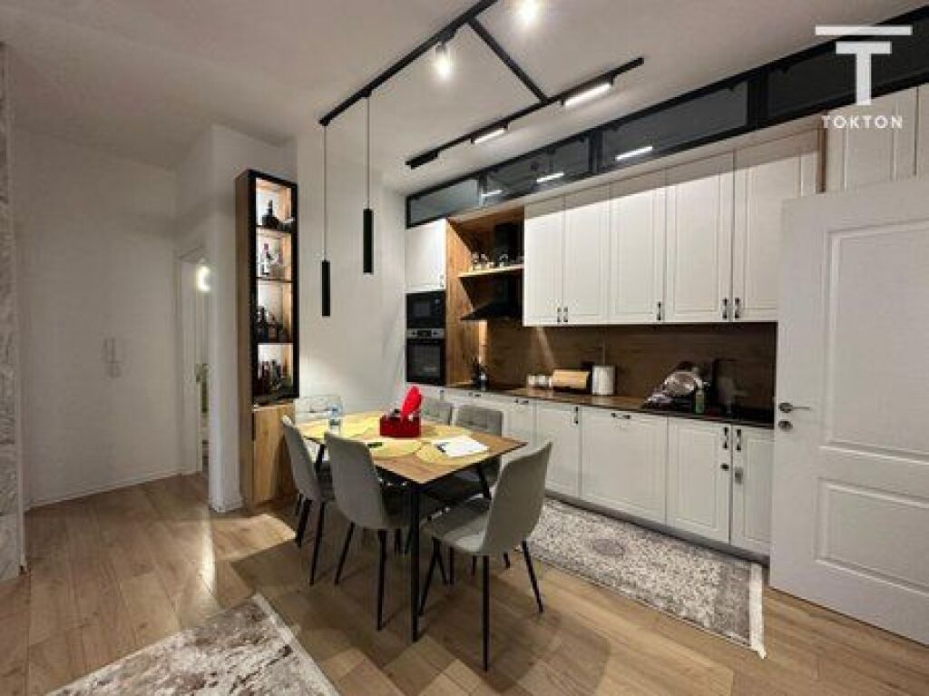 SHITET, APARTAMENT 2+1, BULEVARDI NËNË TEREZA, KAMËZ