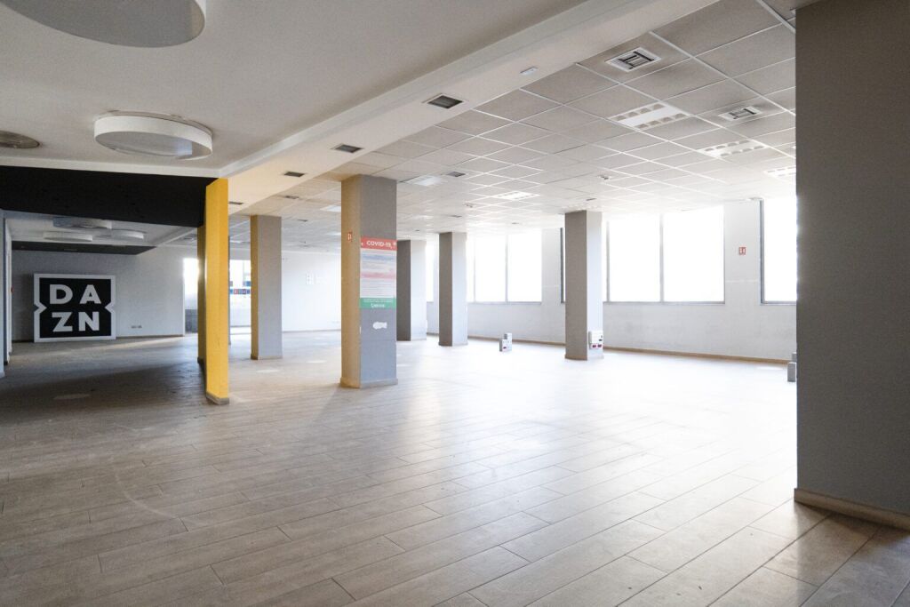 UFFICIO IN AFFITTO 1500M2
