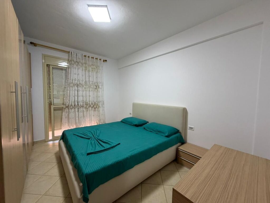 Apartament 2+1 me Pamje Deti me Qera Afatgjatë - Lungomare, Vlorë