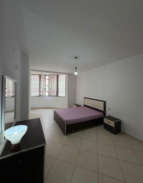 Apartament 2+1, Astir!