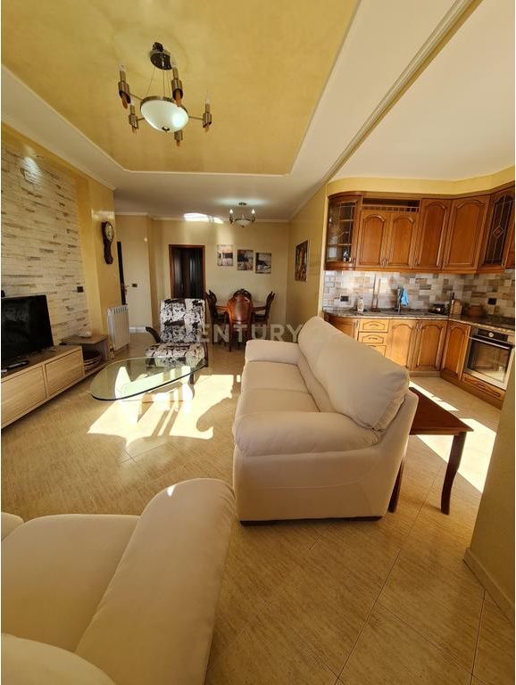 SHITET APARTAMENT 2+1+2 NE DURRES PAMJE DETI !