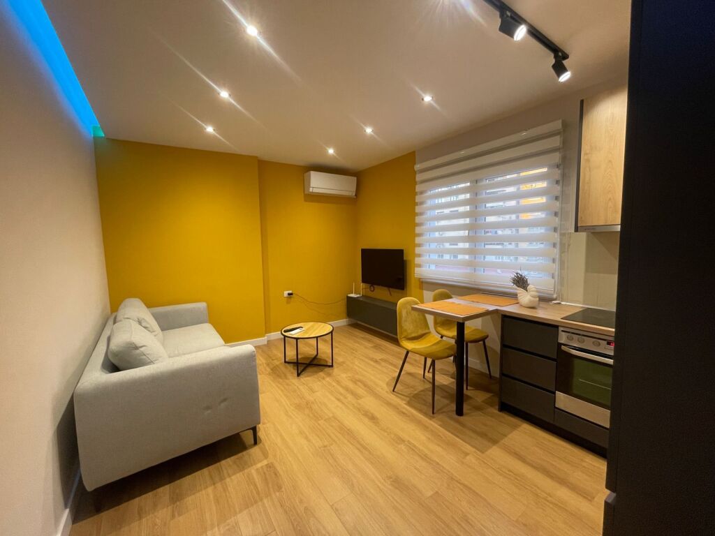 Appartamento 1+1 in affitto-Pazar i ri, Tirana