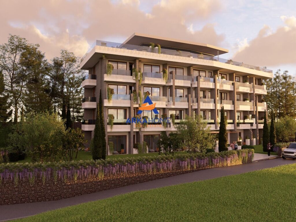 AFFITTASI HOTEL " POTAM,HIMARË " 250.000 EURO ALL'ANNO O 21000 EURO AL MESE