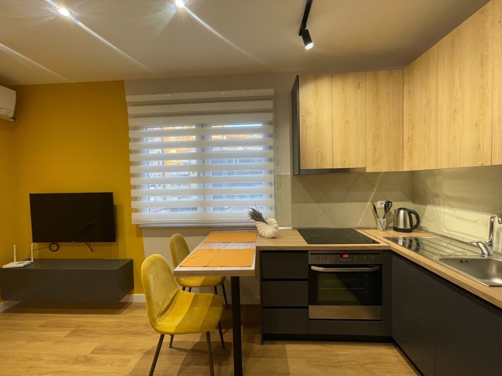 Appartamento 1+1 in affitto-Pazar i ri, Tirana